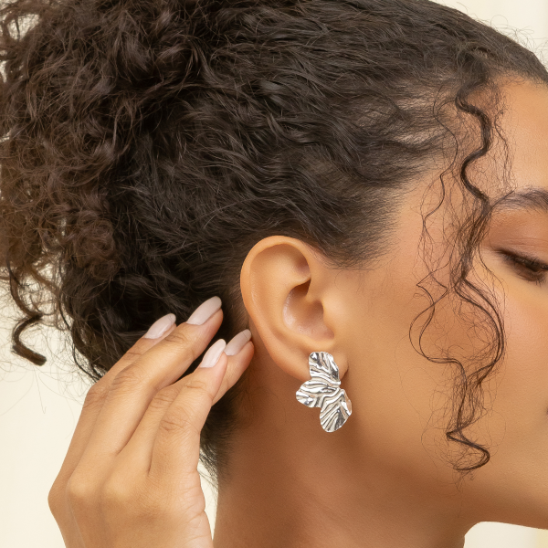 Brinco em Prata 925 Meia Flor