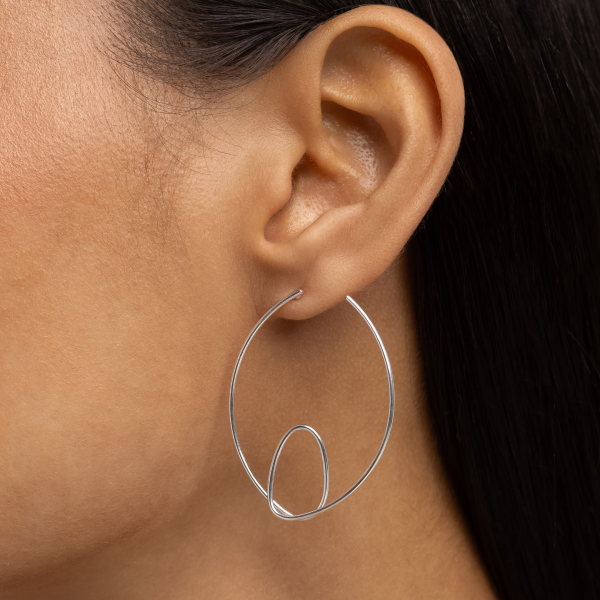 Brinco em Prata 925 Oval Vazado