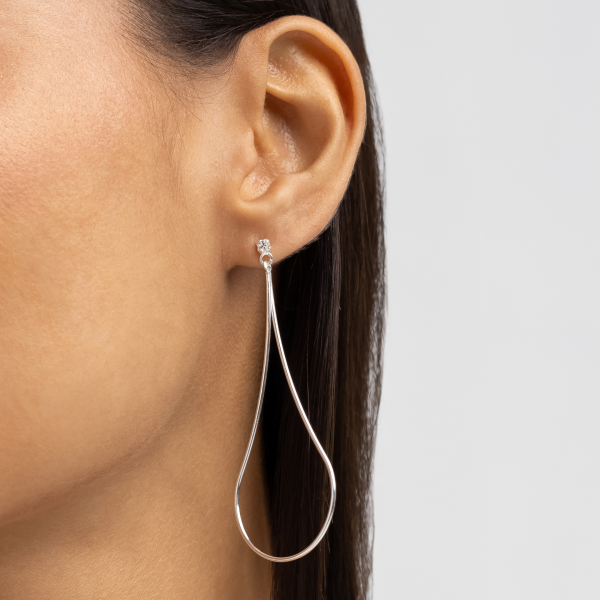 Brinco em Prata 925 Pendente Gota com Ponto de Luz